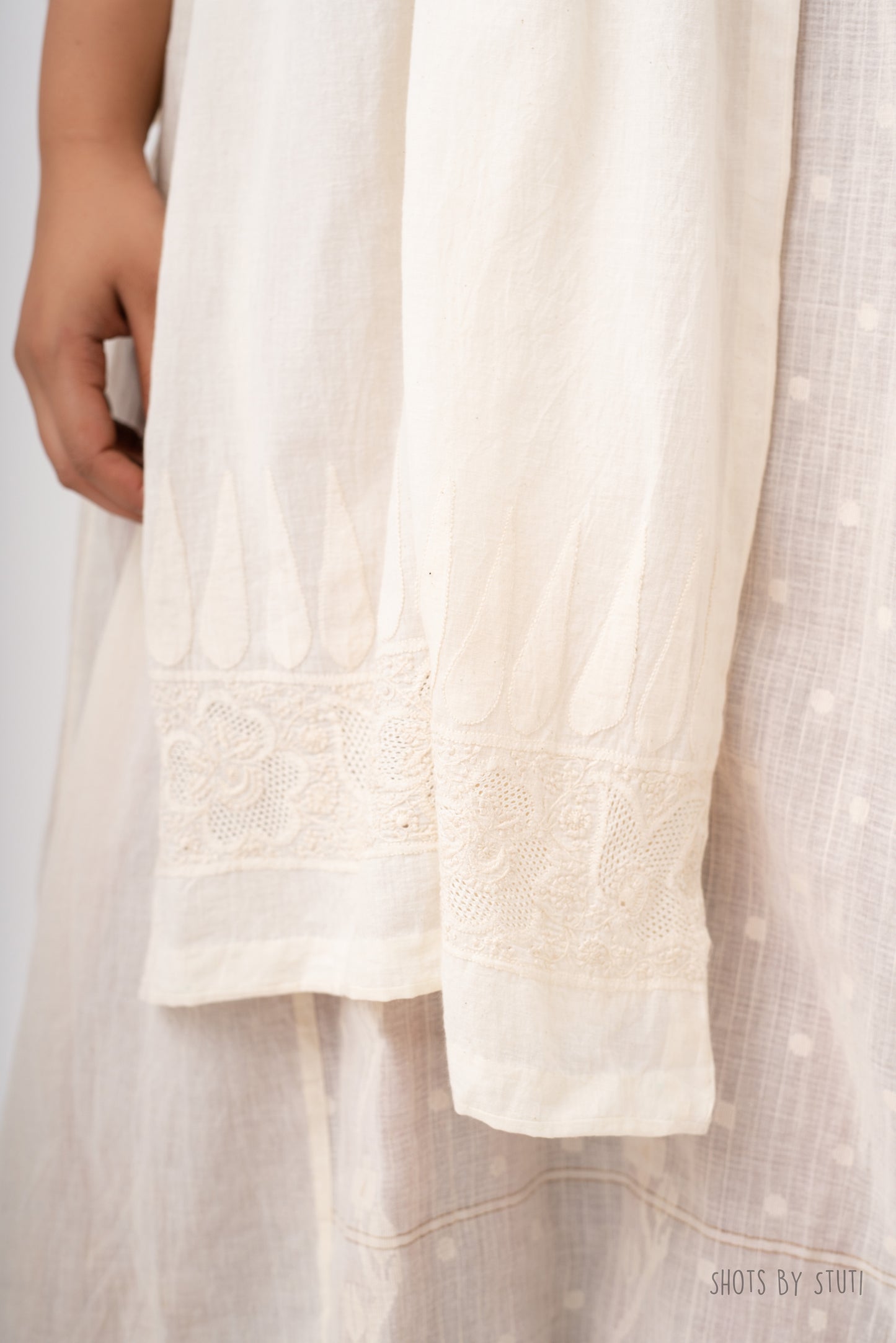 Mul Chikankari Stole