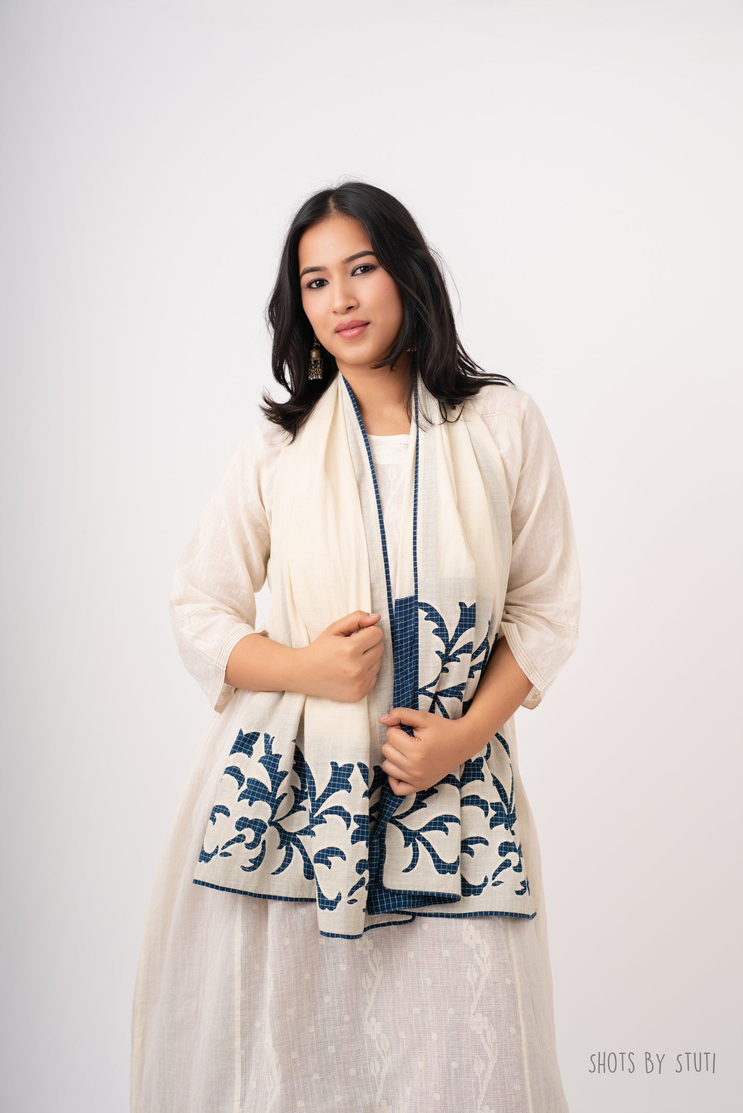 Mul Chikankari Appliqué Stole